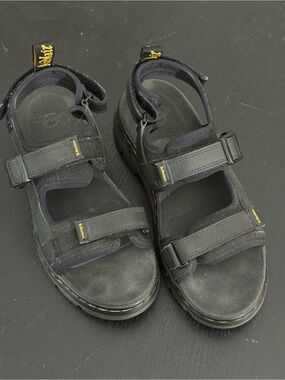 Dr. Martens Forster Black Strap Sandals US Men 9, US Women 10. AW004. SH 11 W